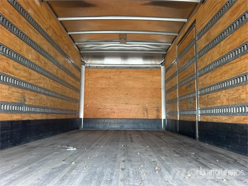 Freightliner M2106 4x2 Van Truck Skriňová nadstavba