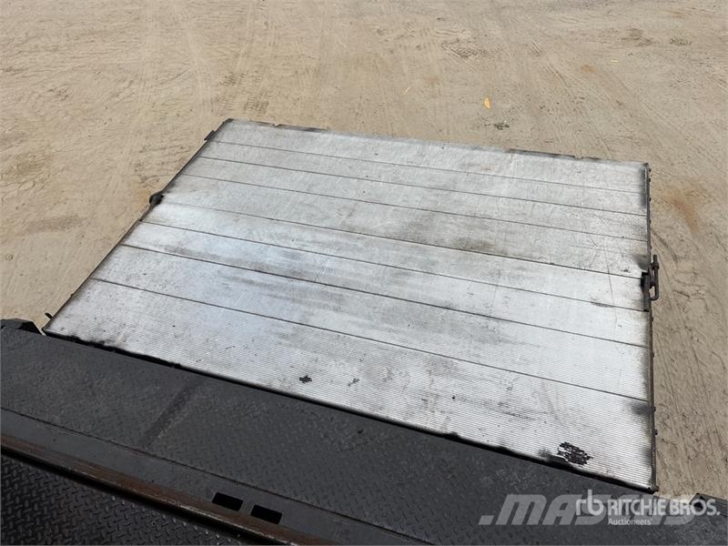 Freightliner M2106 4x2 Van Truck Camiones con caja de remolque