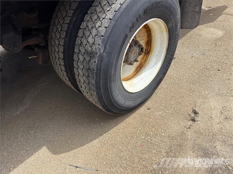 Freightliner M2106 4x2 Van Truck (Inoperable) Фургони