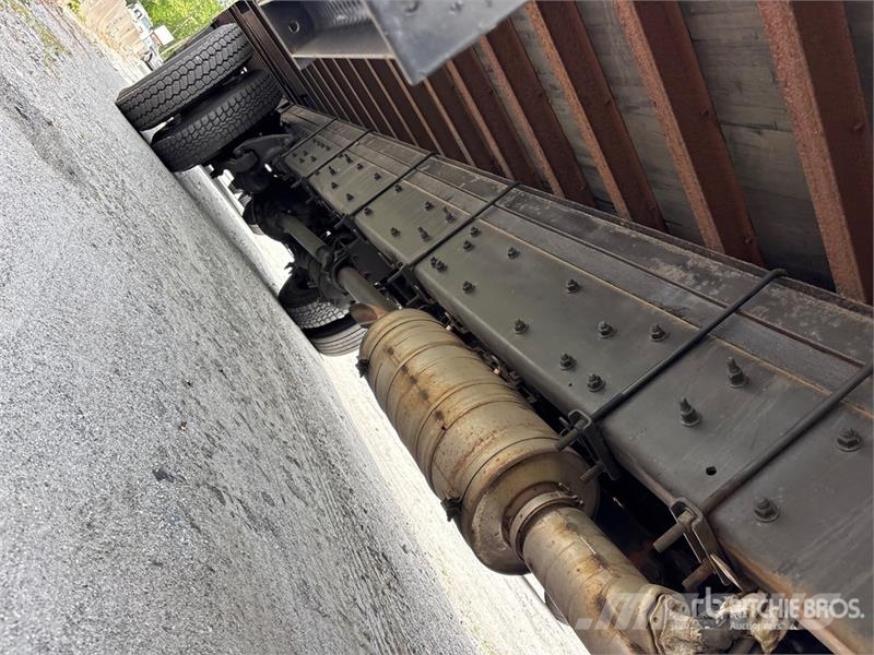 Freightliner M2106 4x2 Van Truck Camiones con caja de remolque
