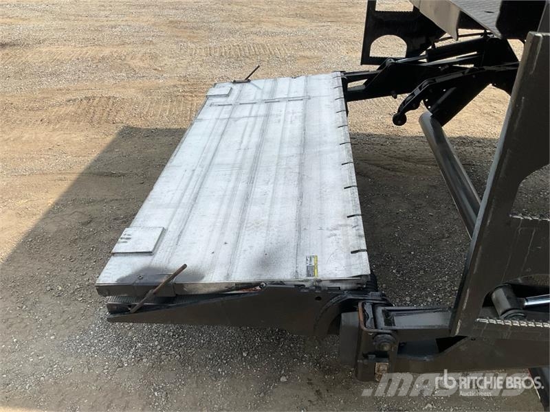 Freightliner M2106 4x2 Van Truck Furgons