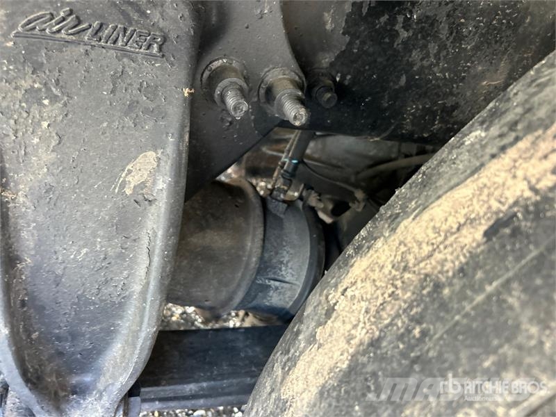 Freightliner M2106 4x2 Van Truck (Inoperable) Sanduk kamioni