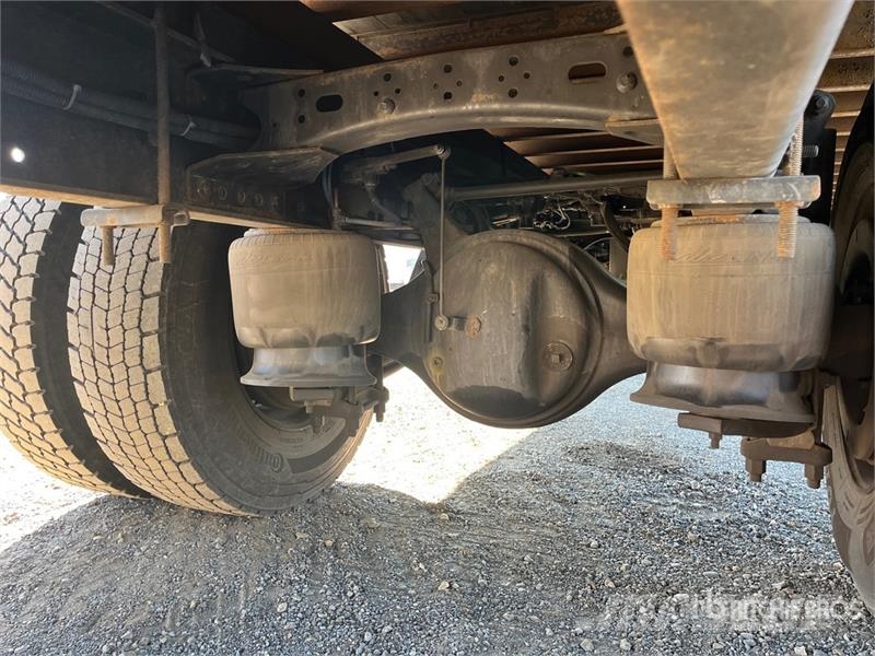 Freightliner M2106 4x2 Van Truck Фургони