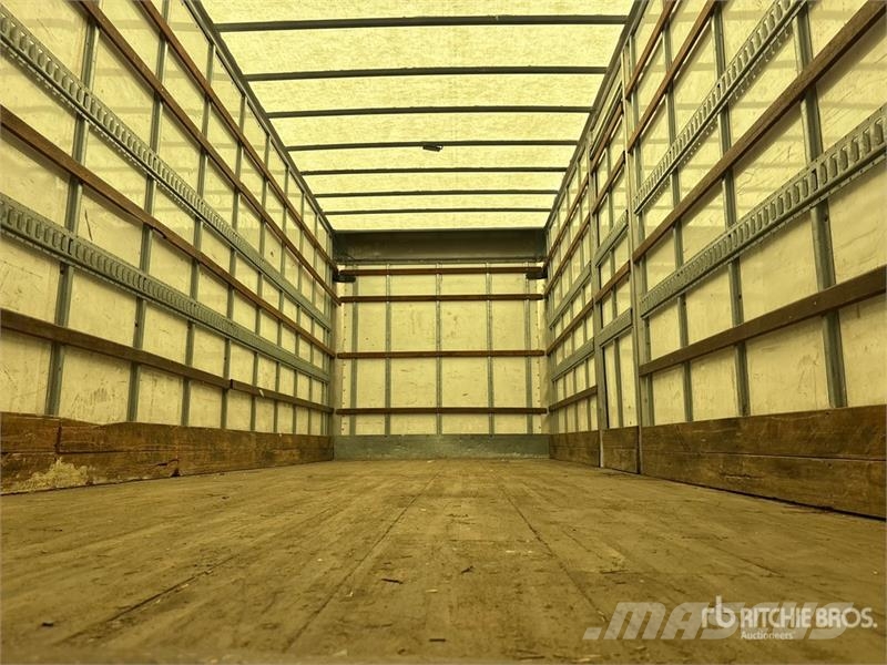 Freightliner M2106 4x2 Van Truck شاحنات ذات هيكل صندوقي