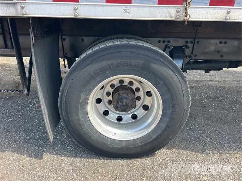 Freightliner M2106 4x2 Van Truck Skriňová nadstavba
