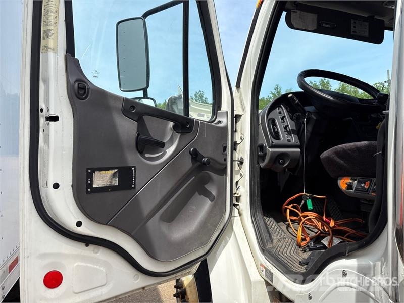 Freightliner M2106 4x2 Van Truck (Inoperable) Фургони