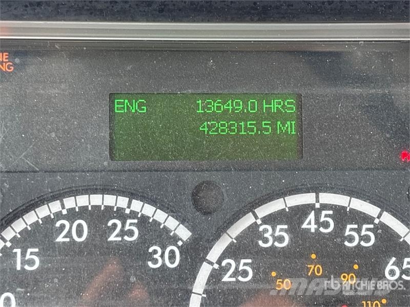 Freightliner M2106 4x2 Van Truck Camiones con caja de remolque
