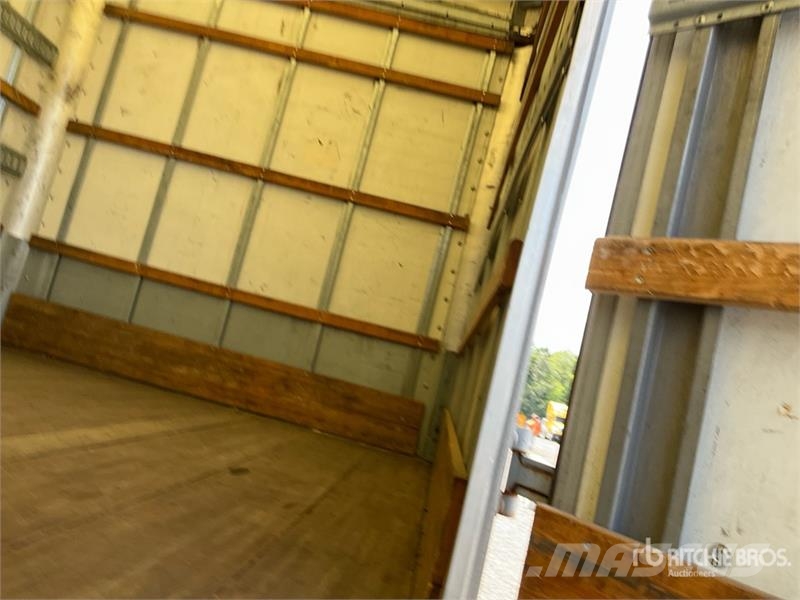 Freightliner M2106 4x2 Van Truck Camion cassonati