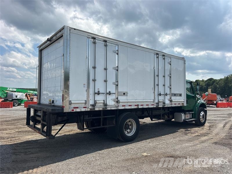 Freightliner M2106 4x2 Van Truck Skriňová nadstavba