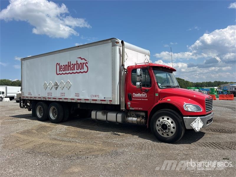 Freightliner M2106 6x4 Van Truck Skriňová nadstavba