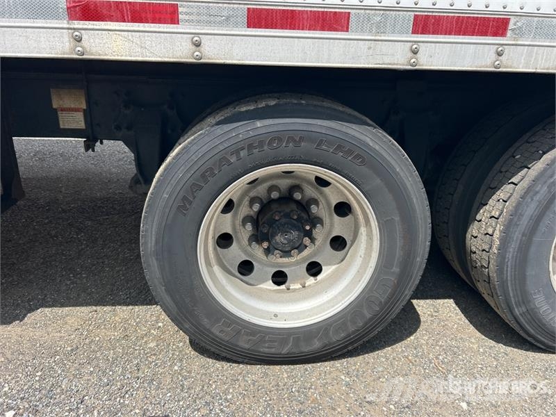 Freightliner M2106 6x4 Van Truck Skriňová nadstavba