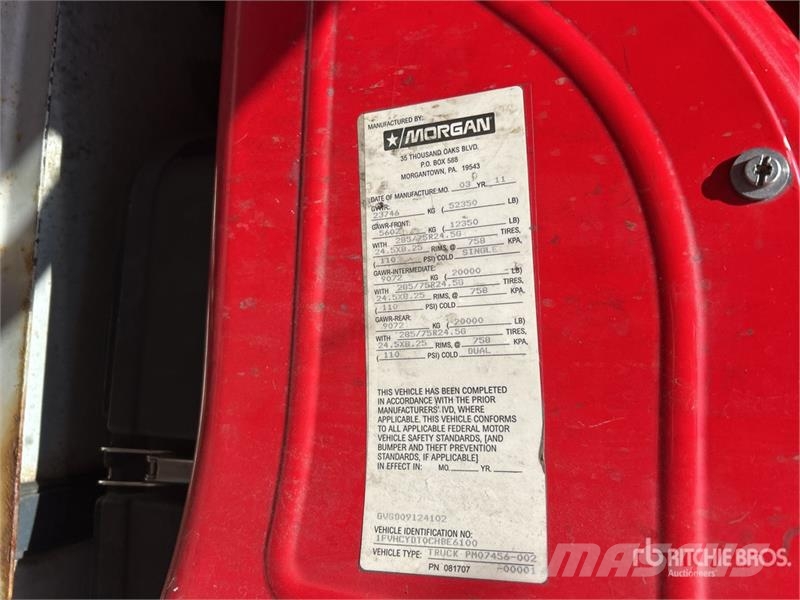Freightliner M2106 6x4 Van Truck Skriňová nadstavba