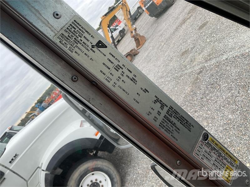 Freightliner MT45 車廂