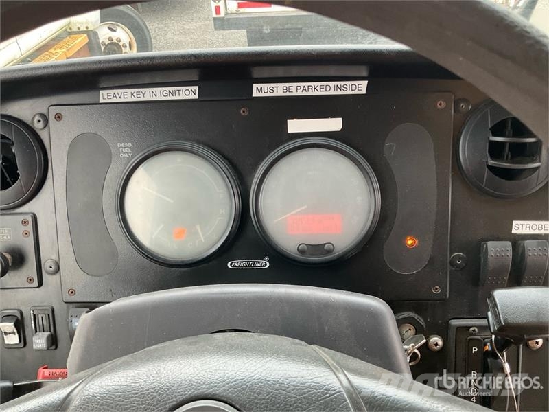 Freightliner MT45 車廂