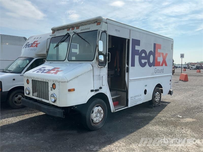 Freightliner MT45 Caixa fechada