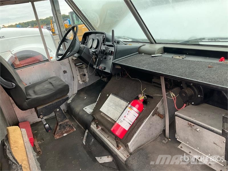Freightliner MT45 車廂