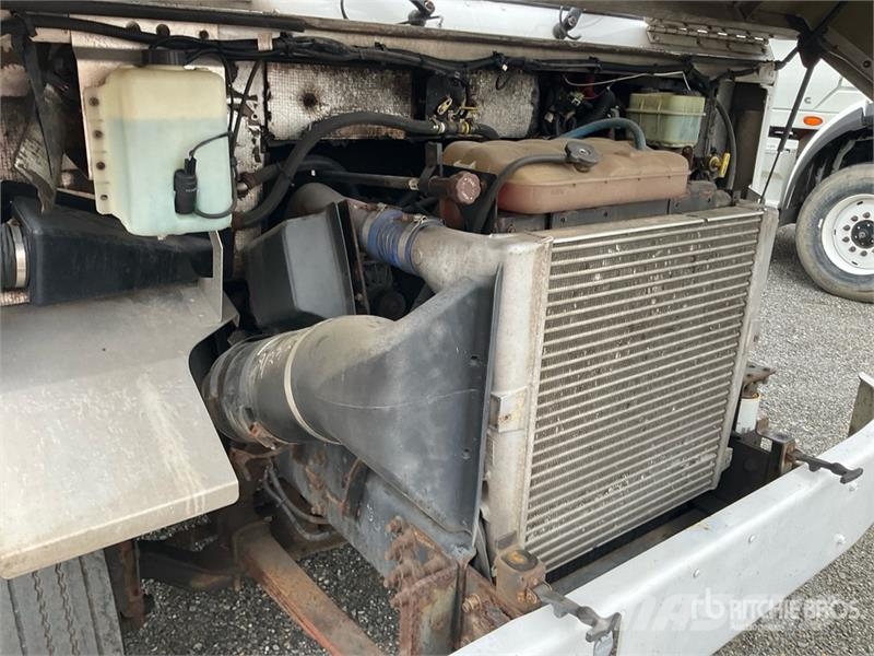 Freightliner MT45 車廂