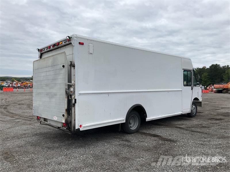 Freightliner MT45 車廂