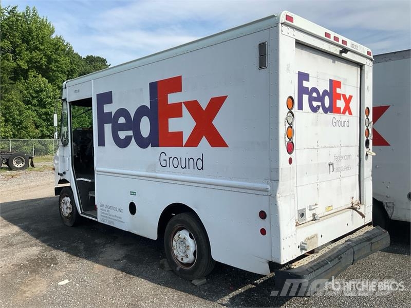 Freightliner MT45 Caixa fechada