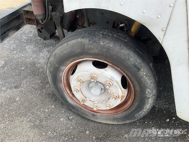 Freightliner MT45 Caixa fechada