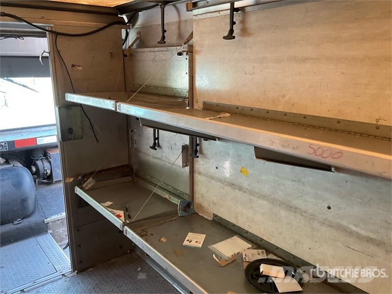 Freightliner MT45 Caixa fechada