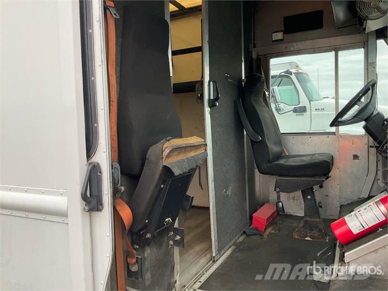 Freightliner MT45 車廂