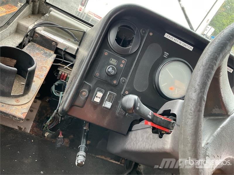 Freightliner MT45 車廂