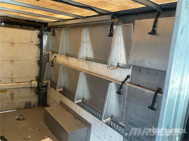 Freightliner MT45 Gesloten opbouw