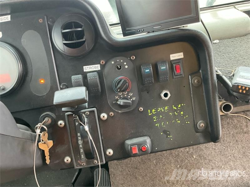 Freightliner MT45 車廂