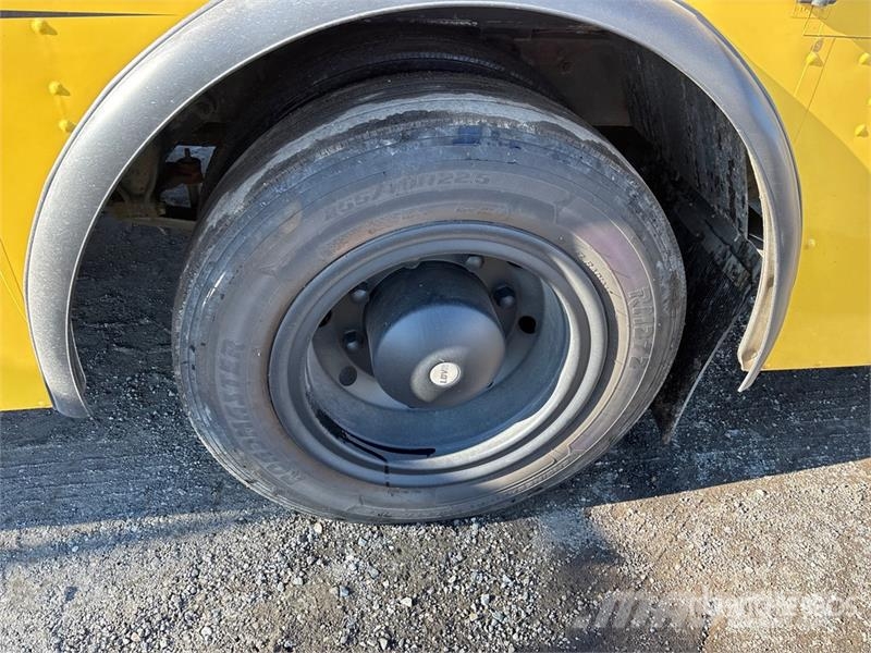 Freightliner MT55 هيكل صندوقي