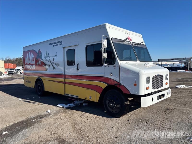 Freightliner MT55 هيكل صندوقي