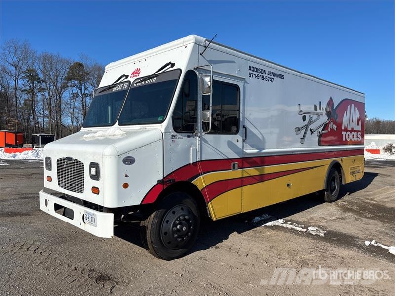 Freightliner MT55 هيكل صندوقي