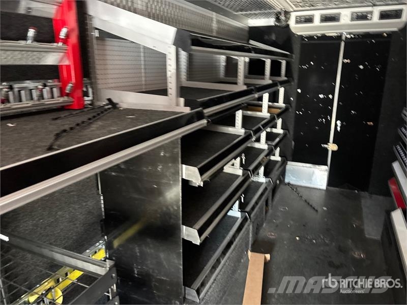 Freightliner MT55 هيكل صندوقي