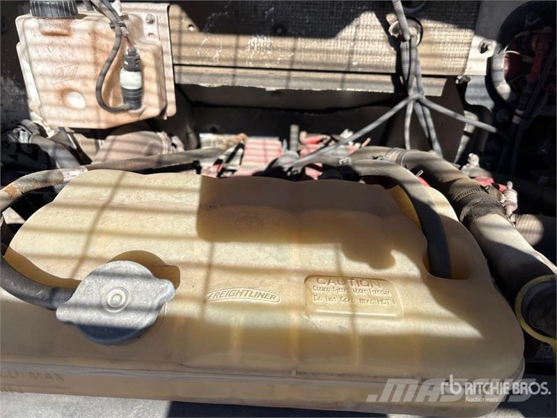 Freightliner MT55 هيكل صندوقي