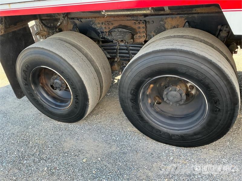 Freightliner V312LXHA on Freightliner 114SD 6x4 Vacuum Excavato Kombinētās vakumsūkņa mašīnas