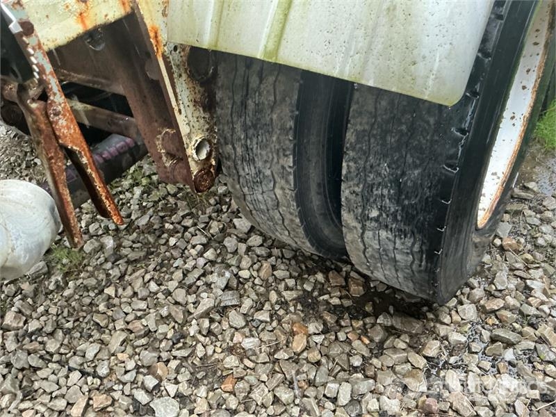 Fruehauf 1000 cft T/A Pneumatic Bulk Trailer (Inoperable) Otros remolques