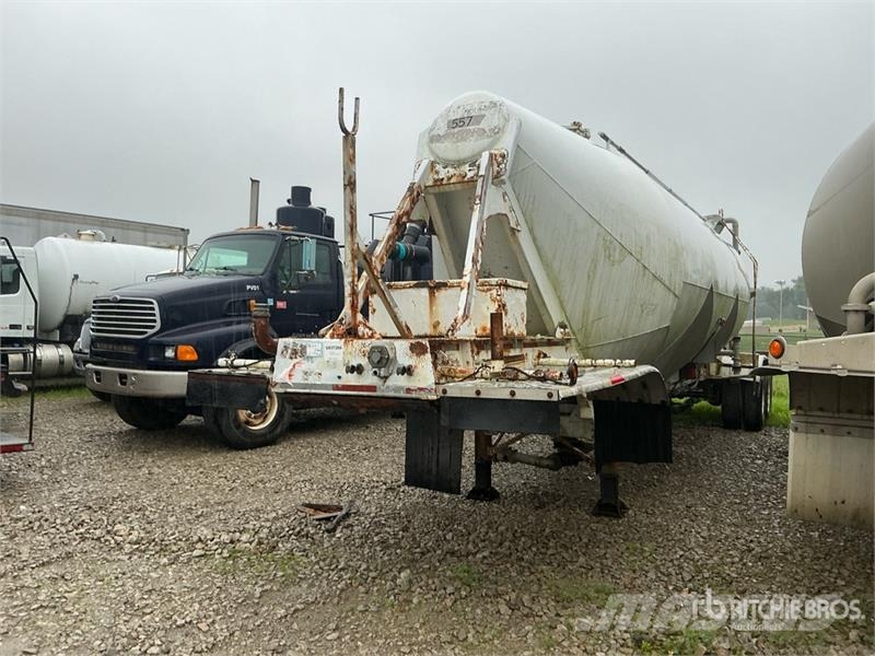 Fruehauf 1000 cft T/A Pneumatic Bulk Trailer (Inoperable) Otros remolques