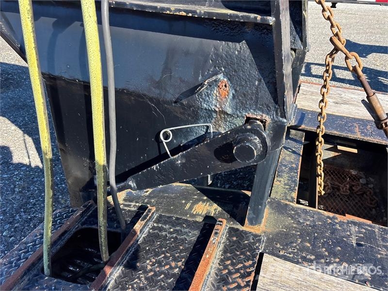 Fruehauf T/A Removable Gooseneck Lowboy Trailer 低架裝載車