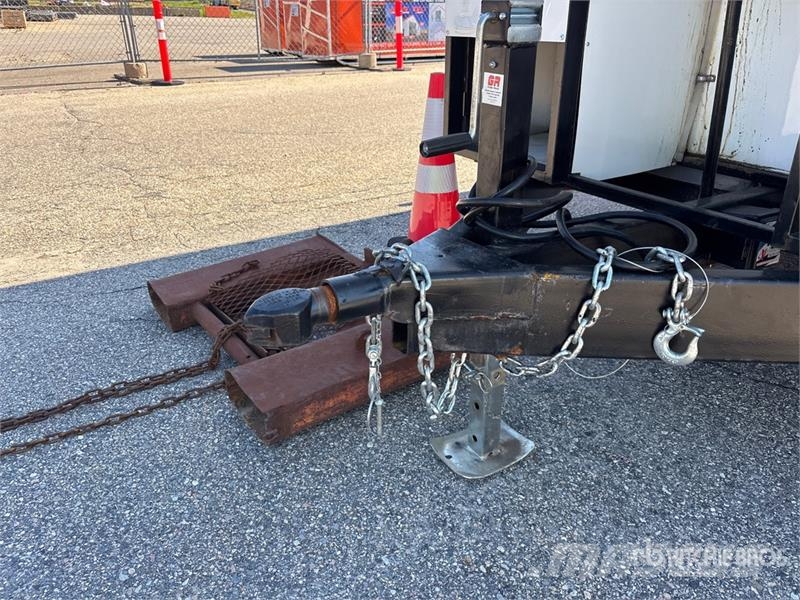  FUD 14 ft T/A Food Concession Trailer Andre hengere