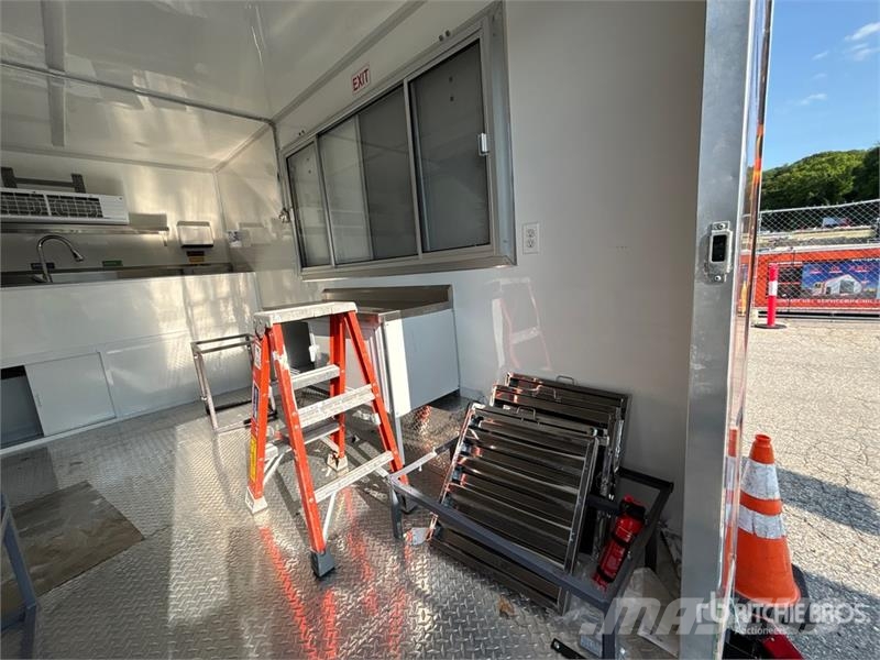  FUD 14 ft T/A Food Concession Trailer Andre hengere