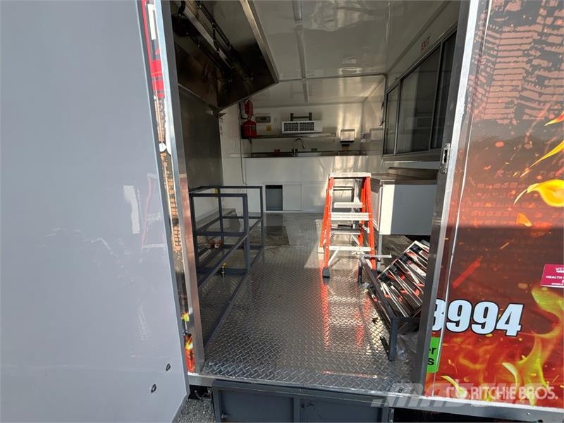  FUD 14 ft T/A Food Concession Trailer Andre hengere