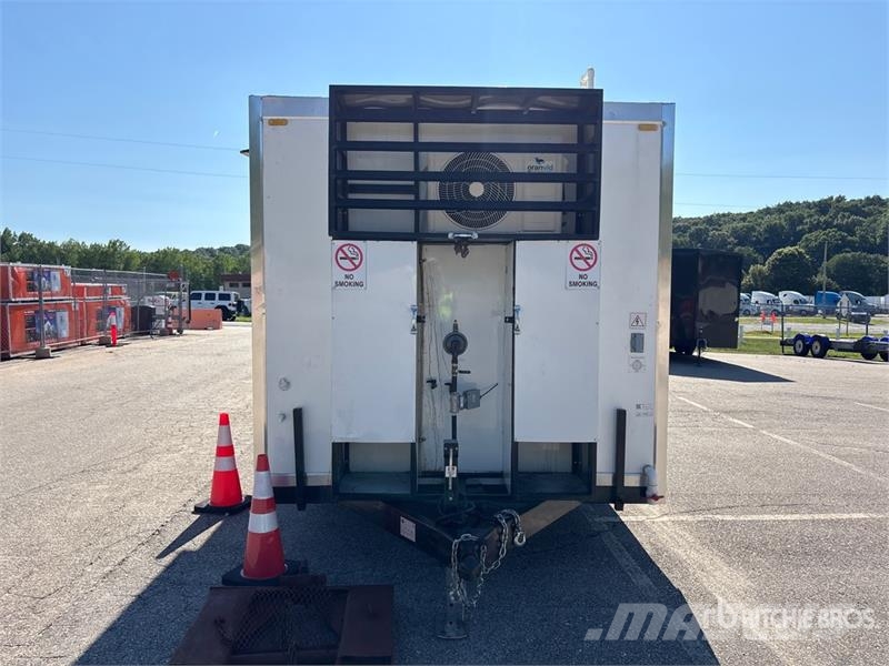  FUD 14 ft T/A Food Concession Trailer Andre hengere