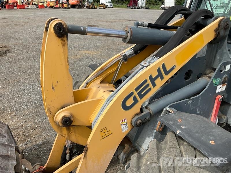 Gehl AL650 لوادر بعجل