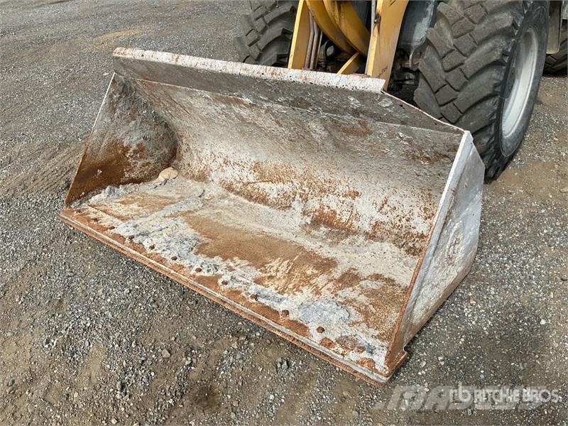 Gehl AL650 لوادر بعجل