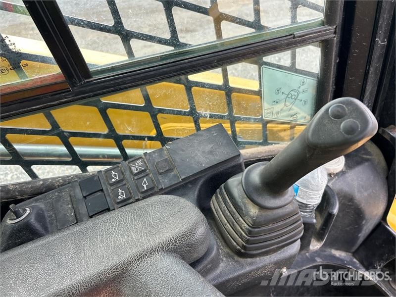 Gehl RT215 Compact Track Loader Skid steer mini nakladalci