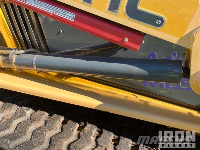 Gehl RT215 Two-Speed High Flow Compact Track Loader Smykem řízené nakladače