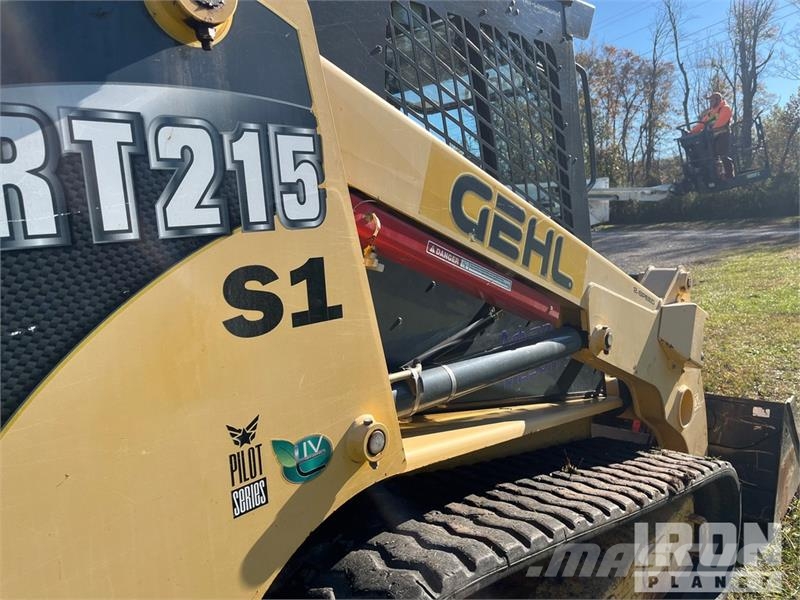 Gehl RT215 Two-Speed High Flow Compact Track Loader Smykem řízené nakladače