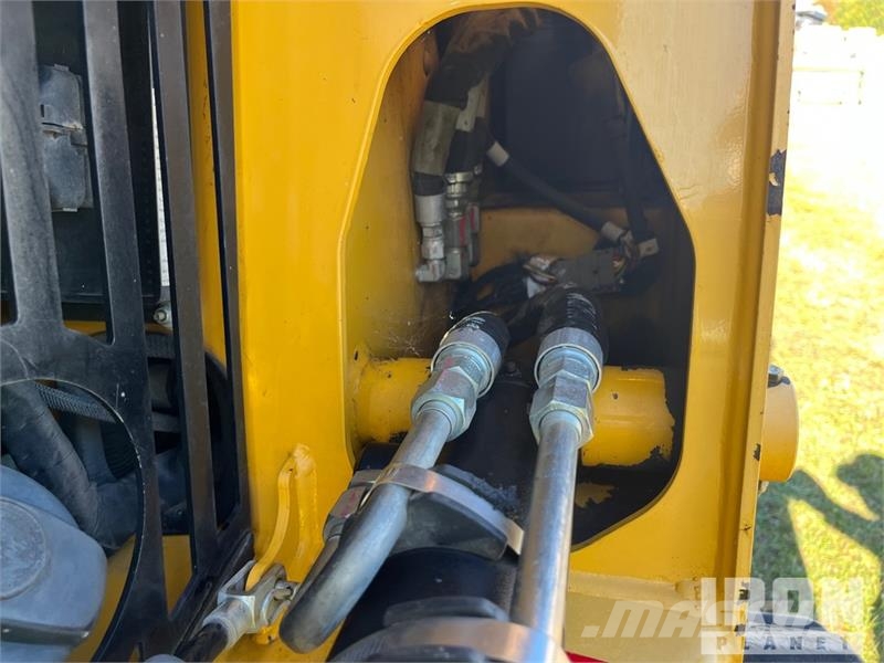 Gehl RT215 Two-Speed High Flow Compact Track Loader Smykem řízené nakladače