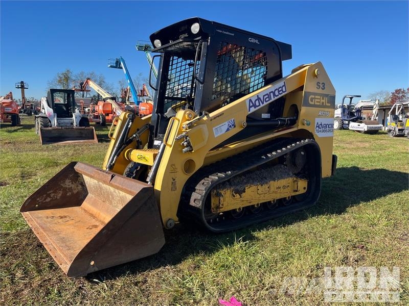 Gehl RT215 Two-Speed High Flow Compact Track Loader Smykem řízené nakladače