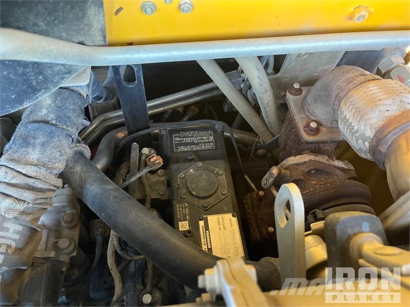 Gehl RT215 Two-Speed High Flow Compact Track Loader Smykem řízené nakladače